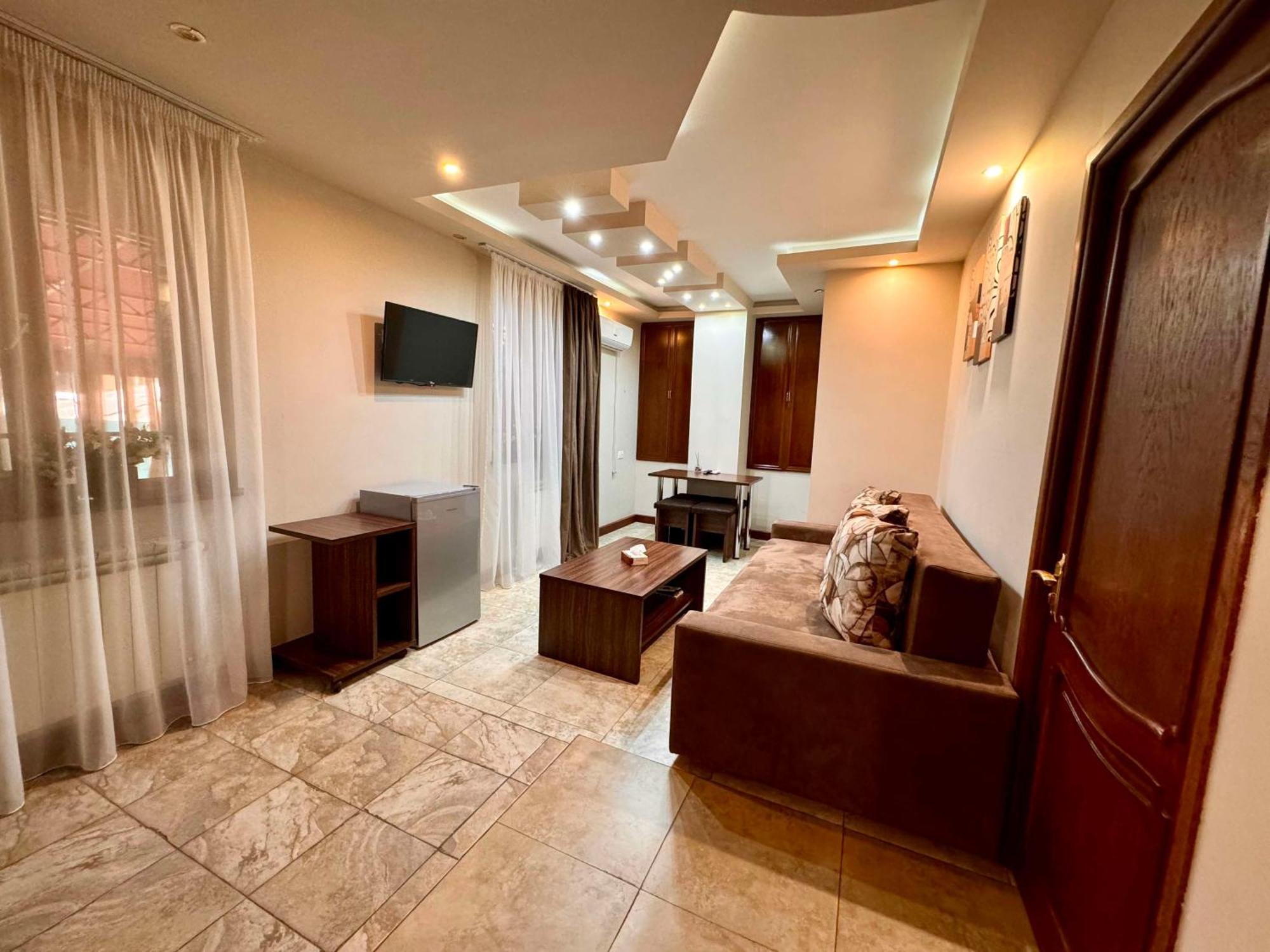 Time Hotel & Tours Yerevan Room photo