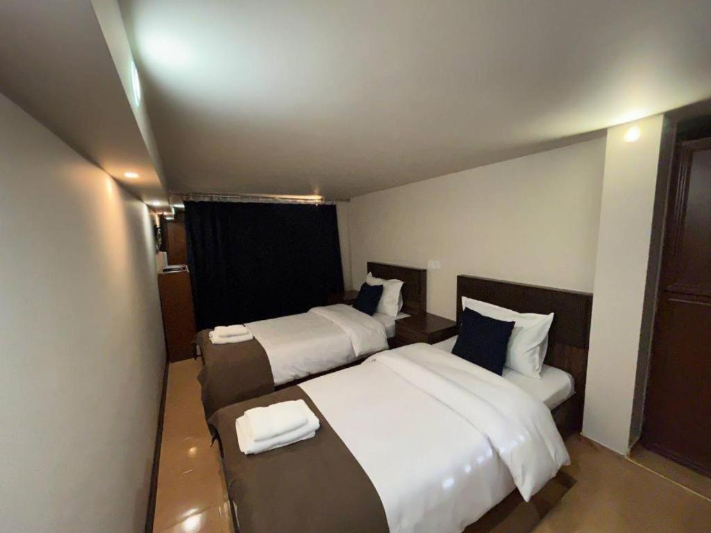 Time Hotel & Tours Yerevan Room photo