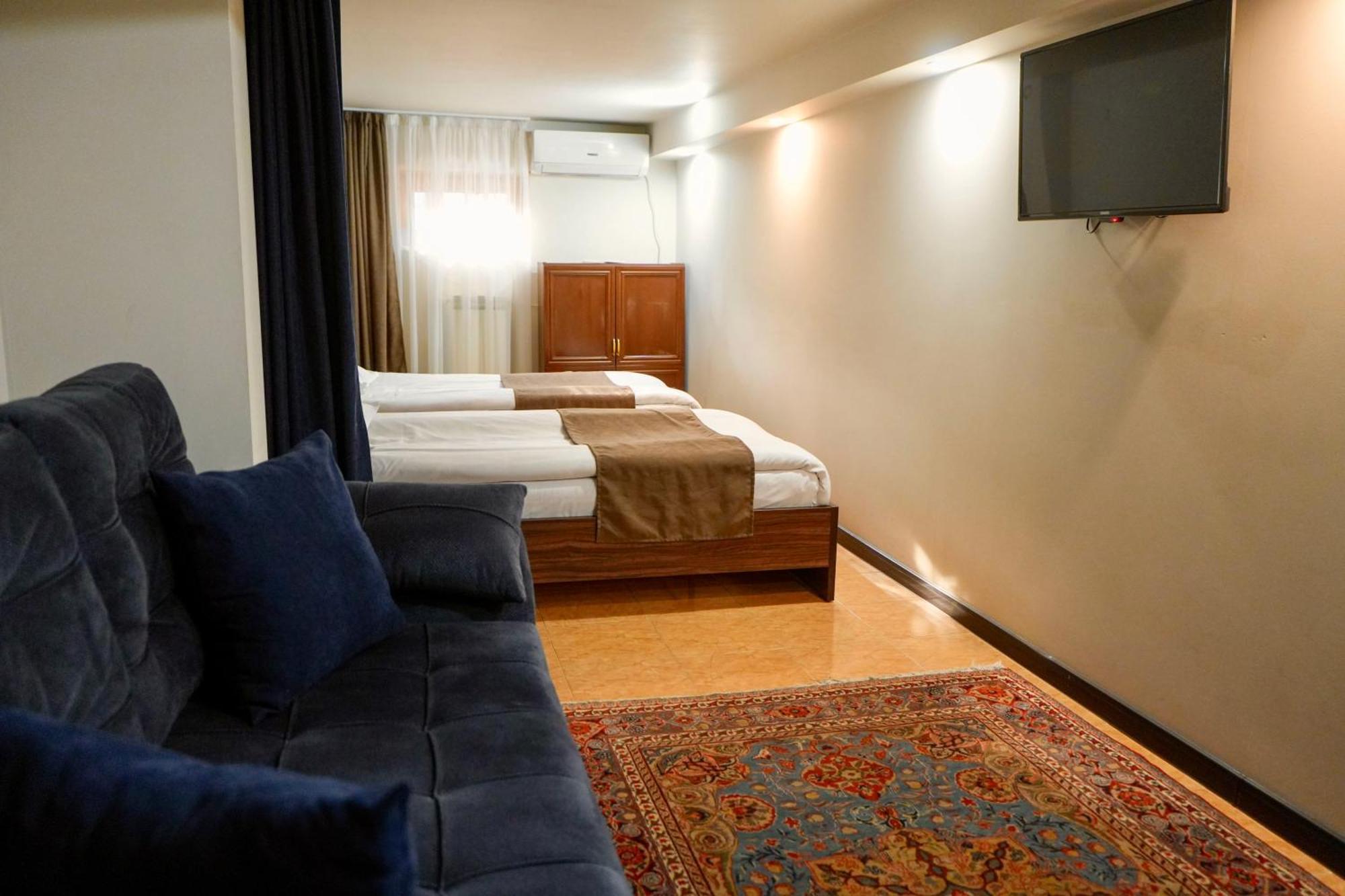 Time Hotel & Tours Yerevan Room photo