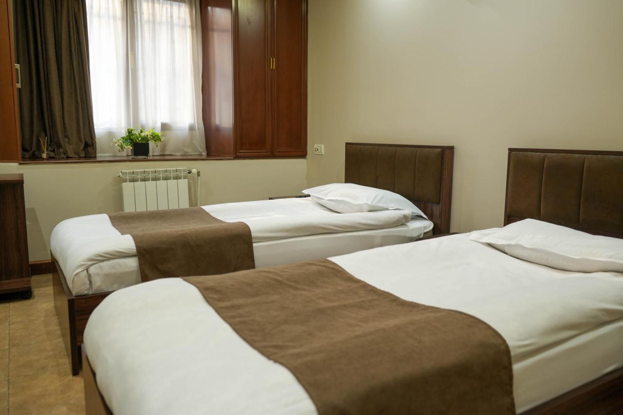 Time Hotel & Tours Yerevan Room photo